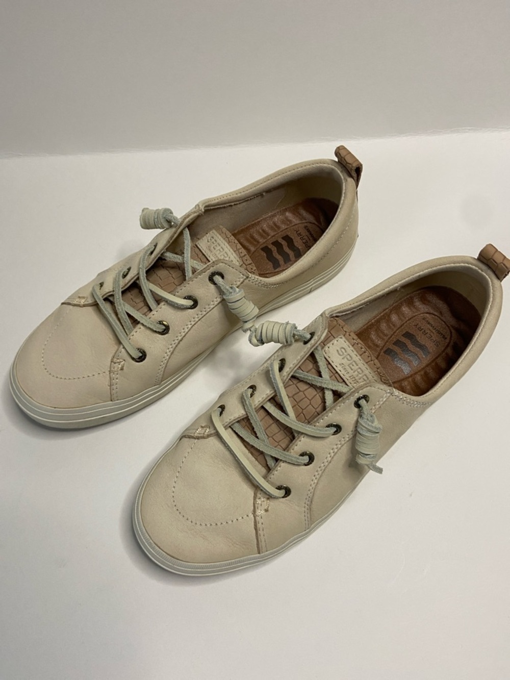 Sperry Women's Cream Lace-Up Low-Top Sneakers with Tan Insole Accents